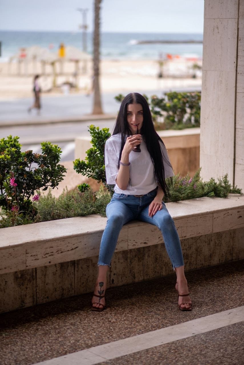 ליזה ספורטיבית בחורה מבינה עניין בת 25 – בתל אביב