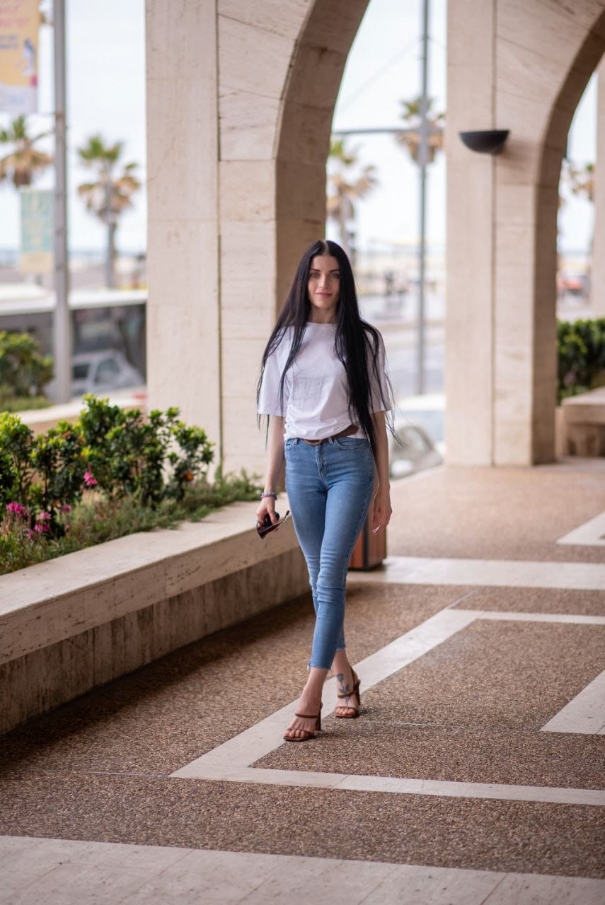 ליזה ספורטיבית בחורה מבינה עניין בת 25 – בתל אביב