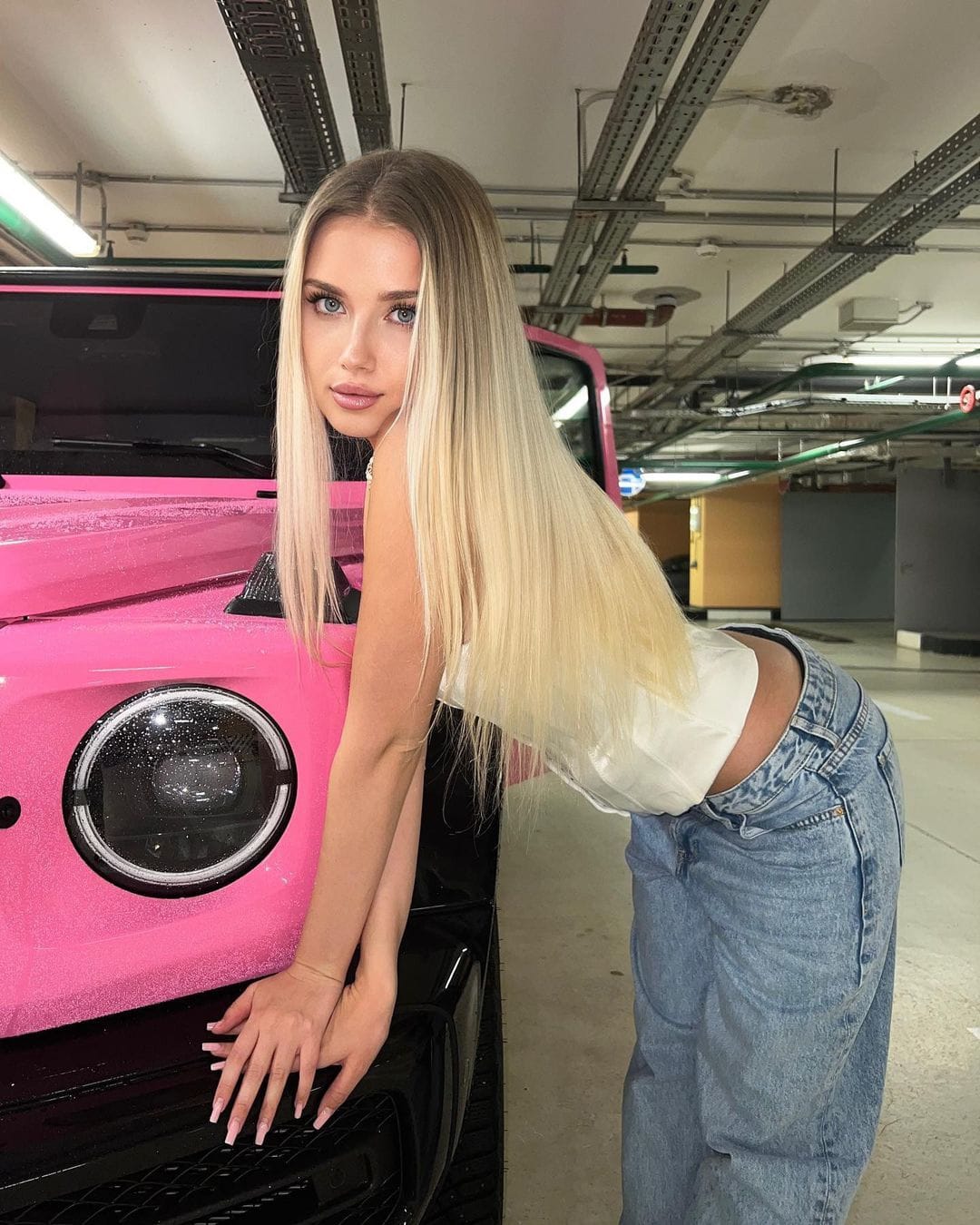 מארחת לטיפול מפנק בלונדינית ירושלים